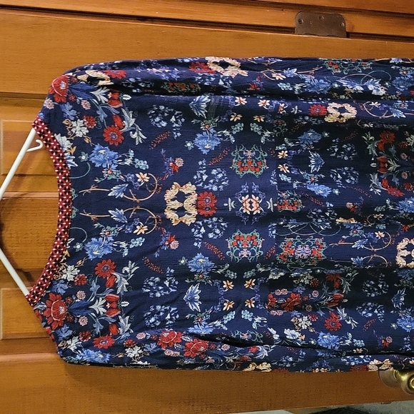 Kori Detailed Floral Dress....great double tie in the front - Picture 6 of 8